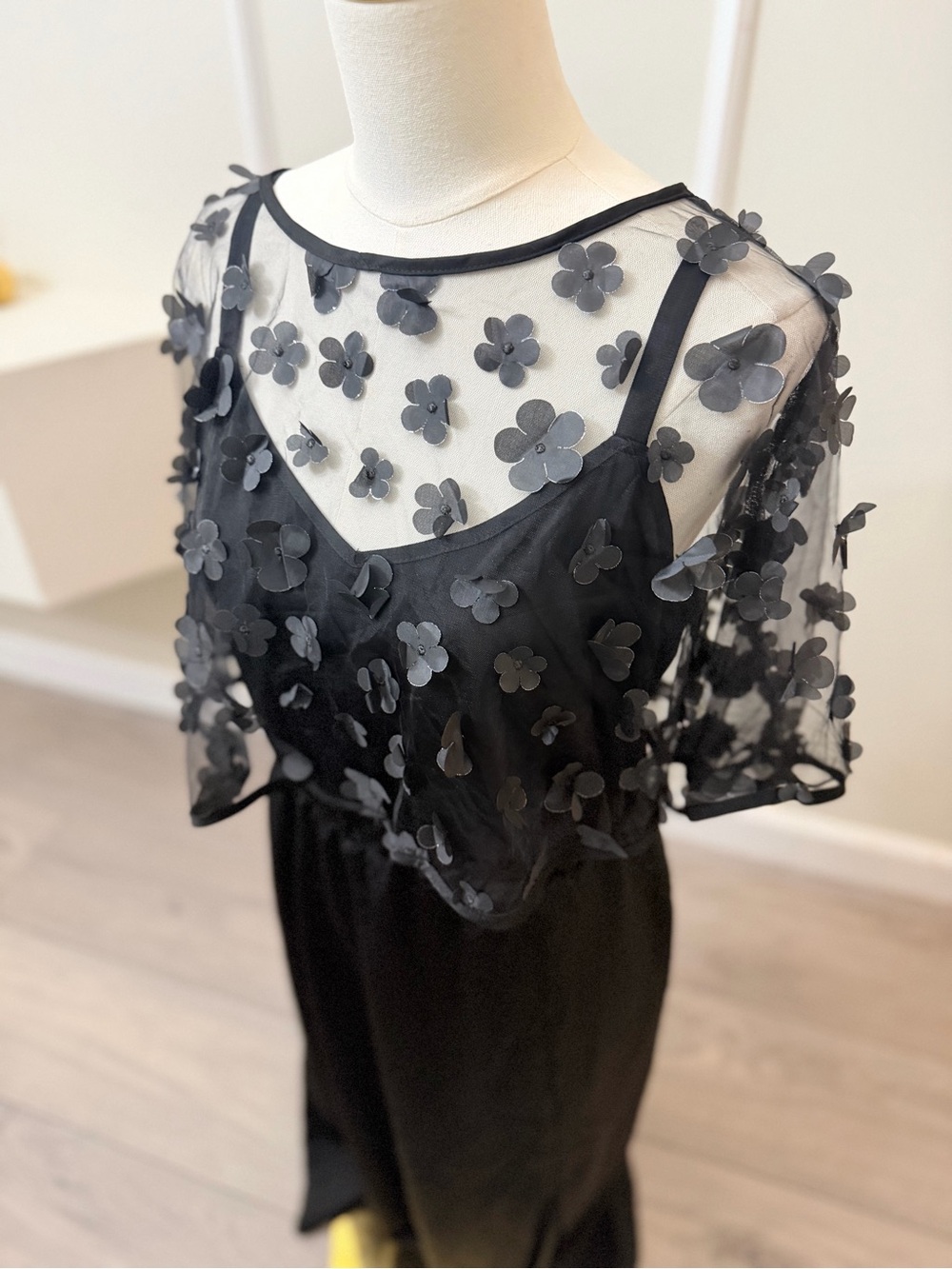 BloomChic Black 3D Floral Mesh Maxi Dress Plus Size 18-20 NWT - Picture 5 of 13